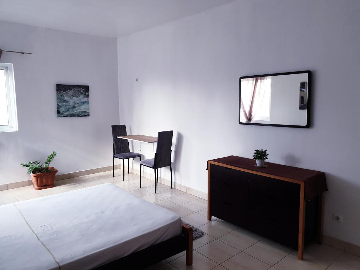Guest House Mangui Baxu Rooms & Apartment Tarrafal (Santiago) Exterior photo